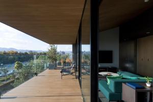 Balkón nebo terasa v ubytování HOTEL CANATA KYOTO