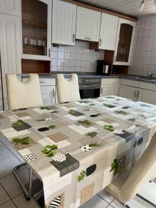 Η κουζίνα ή μικρή κουζίνα στο Linh's Ferienwohnung