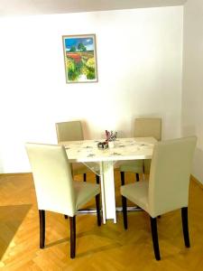 Χώρος καθιστικού στο 2,5 izbový apartmán v Ružinove