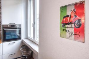 A kitchen or kitchenette at Luxury Cozy Studio by Central Station - Café