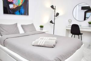 Zdjęcie z galerii obiektu Second line Puerto Banús top floor w Marbelli
