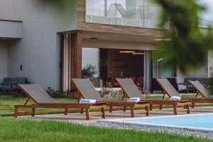 Bazén v ubytování Iris Croatica K - superior apartment with shared pool, awarded BEST APARTMENT IN CROATIA 2024 nebo v jeho okolí
