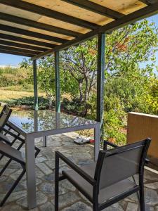 Vonkajšia záhrada v ubytovaní Spacious Holiday House with Shared Pool