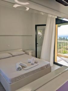 Posteľ alebo postele v izbe v ubytovaní Spacious Holiday House with Shared Pool