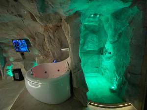 A bathroom at Hotel Carosello