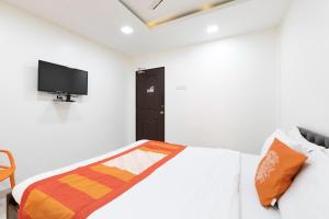 TV a/nebo společenská místnost v ubytování Hotel Girgoan Palace