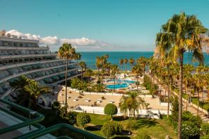 Bazén v ubytování Apartamentos El Beril Costa Adeje nebo v jeho okolí