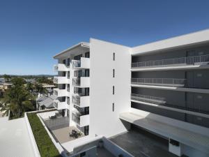 El edificio en el que está el apartahotel