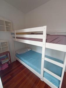Fotografie z fotogalerie ubytování Apartamento cerca de la playa con terraza v destinaci Castro-Urdiales