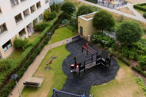 Laste mänguala majutusasutuses Apartment with Study Powstańców Śląskich by Noclegi Renters