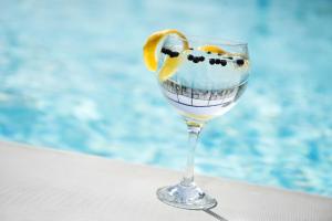 Bazén v ubytování Elba Vecindario Aeropuerto Business & Convention Hotel nebo v jeho okolí