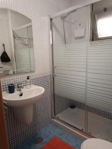 Kúpeľňa v ubytovaní APARTMENT ORANGE FUERTEVENTURA + 22 fotografií
