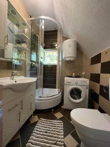 Vannituba majutusasutuses Holiday Home Zelena Oaza