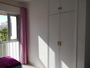 Fotografia z galérie ubytovania Habitación doble en un apartamento en Conil de la Frontera v destinácii Conil de la Frontera