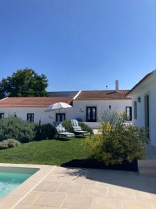 Villa con piscina y casa en Casas de São José, en Rio Maior