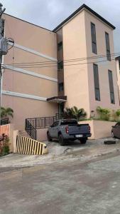 Gambar di galeri bagi The Oaklands Flat di Labangon