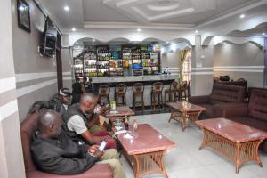 Photo de la galerie de l'établissement GLAMOUR APOLLO HOTEL, à Webuye