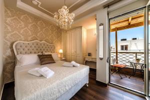 A bed or beds in a room at Casa Anastazia, By IdealStay Experience