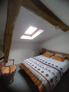 Postel nebo postele na pokoji v ubytování Pourgues