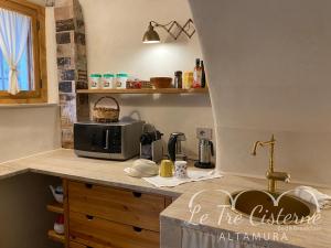Kuchyň nebo kuchyňský kout v ubytování B&B Le Tre Cisterne Altamura - Matera