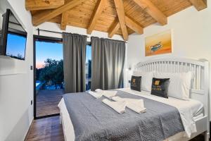 Posteľ alebo postele v izbe v ubytovaní Golden Haven Luxe Bungalow Resort + 37 fotografií