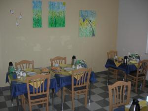 Nápoje v ubytování Gästehaus und Weinbau Zur Wiederkehr Strudler