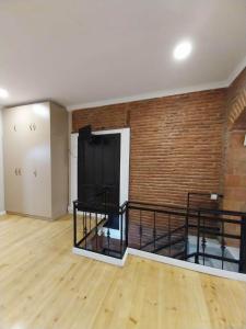 TV a/nebo společenská místnost v ubytování George Apartment + 37 fotografií