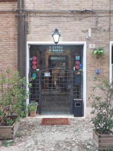 The facade or entrance of D'Elite Room & Breakfast