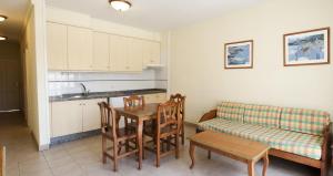 Kuchyň nebo kuchyňský kout v ubytování Apartamentos Las Mozas