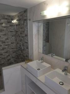 A bathroom at HH Bay