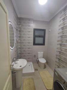 Ένα μπάνιο στο New Capital Celia apartment