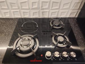 Cucina o angolo cottura di Keev Homes & Apartments Shortlet