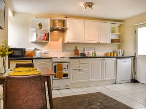 Virtuve vai virtuves zona naktsmītnē Mimosa - Uk44705