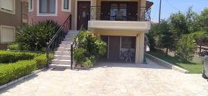 Το κτήριο όπου στεγάζεται  το διαμέρισμα