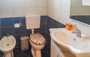 Kúpeľňa v ubytovaní 3 Bedroom Nice Home In Vodnjan