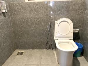 Kamar mandi di Hotel Pala