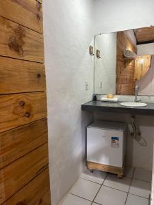 Vonios kambarys apgyvendinimo įstaigoje Pousada Bar Café Algas Marinhas