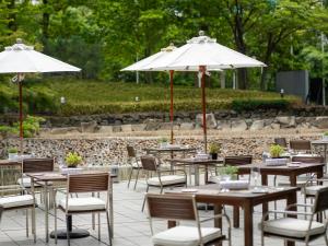 Grand Prince Hotel Osaka Bay外面的花园
