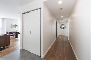 Foto dalla galleria di Amazing Location - 2BDRM/2BATH - right on Robson a Vancouver