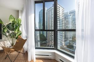 Balcone o terrazza di Amazing Location - 2BDRM/2BATH - right on Robson