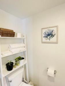 Фотография из галереи Garden home in Victoria -Beautiful home in Victoria в Виктории