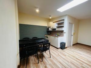 Η κουζίνα ή μικρή κουζίνα στο Number 4 Old Town +23 φωτογραφίες