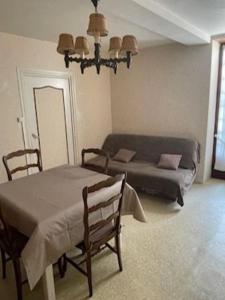 Gallery image of Maison au bord de la Rivière Dronne en Périgord Vert in Saint-Front-la-Rivière