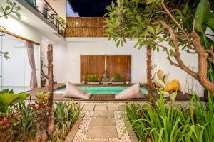 Vườn quanh 2 Bedrooms Villa dewi sri Private Pool Seminyak