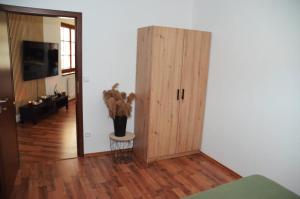 TV a/nebo společenská místnost v ubytování Apartmán U Pepana