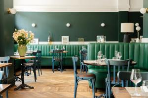 Εστιατόριο ή άλλο μέρος για φαγητό στο The Originals Boutique, Hôtel Ô Gayot, Bagnoles-de-l'Orne