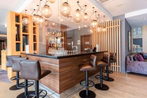 Lounge nebo bar v ubytování Premier Inn Stuttgart Airport