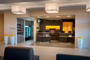 The lobby or reception area at Courtyard by Marriott Philadelphia Lansdale