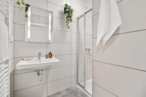 Koupelna v ubytování Enjoy Downtown Boutique Apartments #13 by Goodnite cz