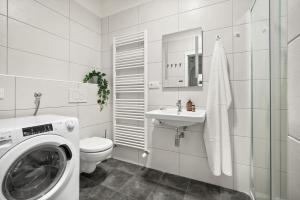 Koupelna v ubytování Enjoy Downtown Boutique Apartments #13 by Goodnite cz